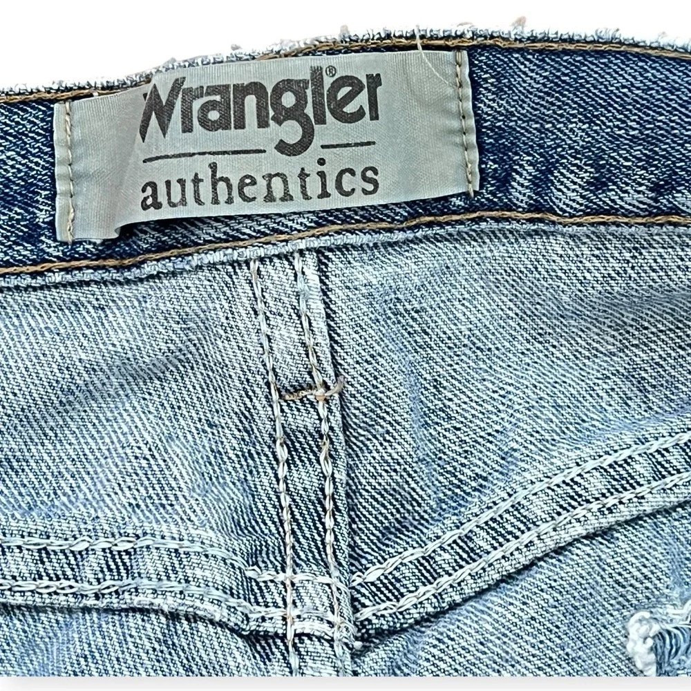 Wrangler Jeans‎ Men's Size 38x32 Relaxed Fit Worn In Distressed Thrashed Work